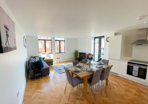 Modern Town Centre Apartment