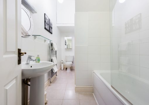 Ealing garden flat by Walpole Park