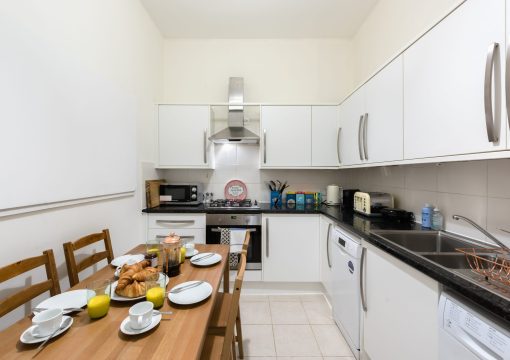 Ealing garden flat by Walpole Park