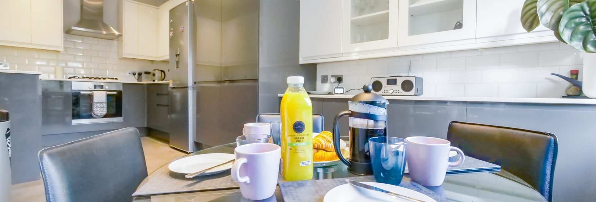 Finchley Central 3BR Flat + Private Garden