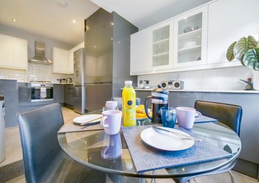 Finchley Central 3BR Flat + Private Garden