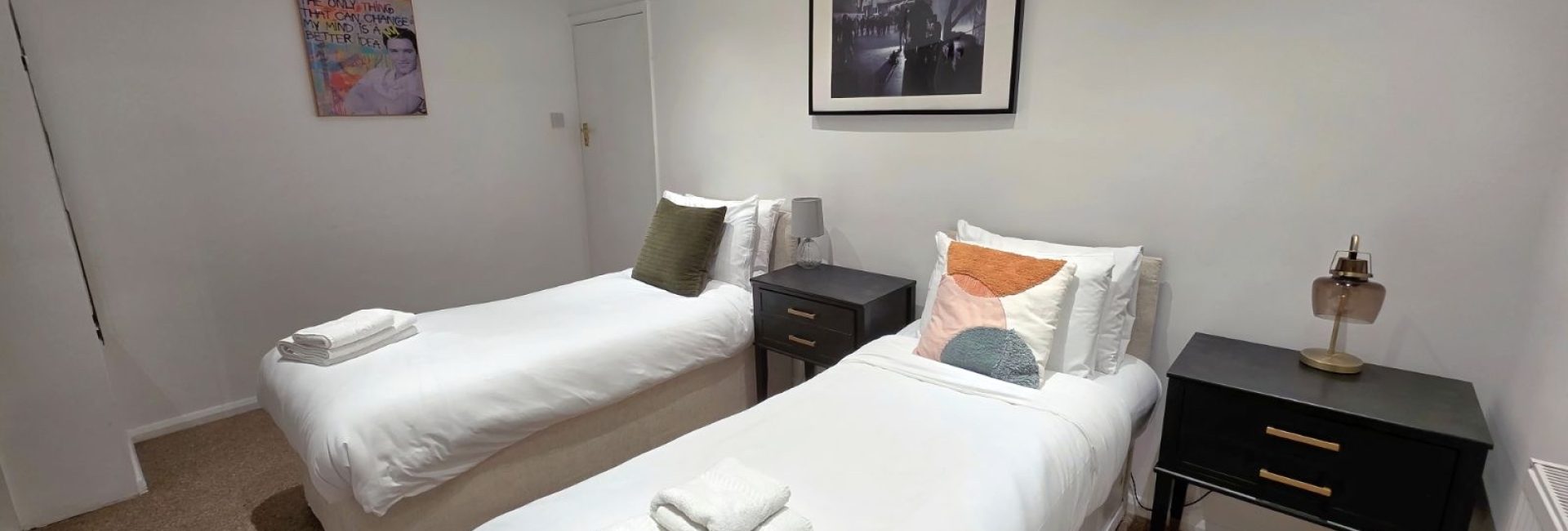 Family-friendly Ealing stay: parking, fast WiFi, pets welcome