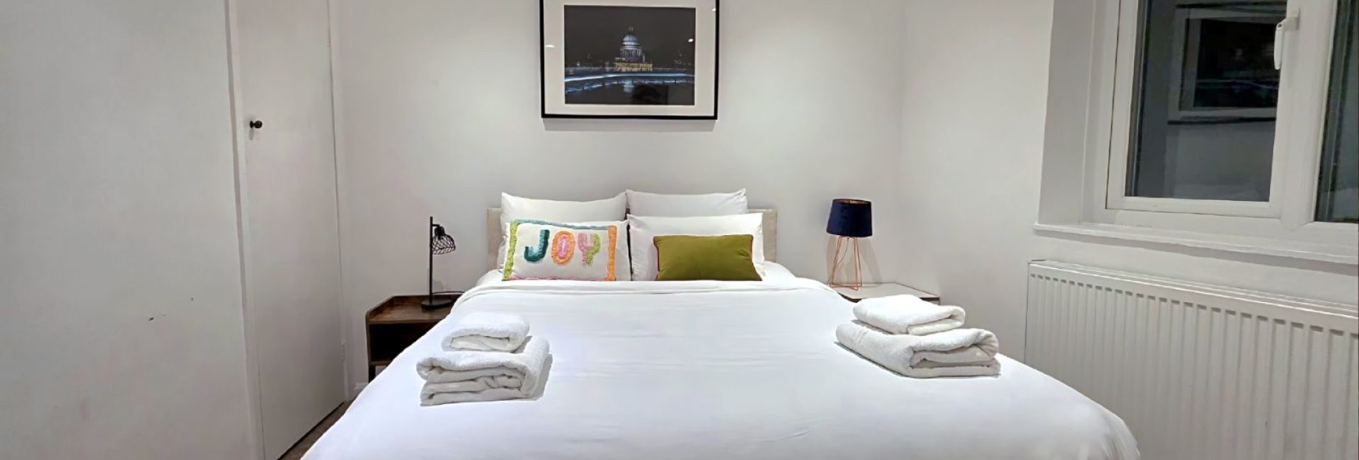 Family-friendly Ealing stay: parking, fast WiFi, pets welcome