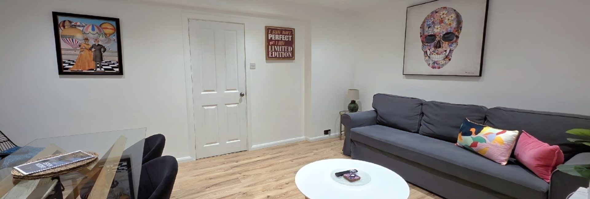 Family-friendly Ealing stay: parking, fast WiFi, pets welcome